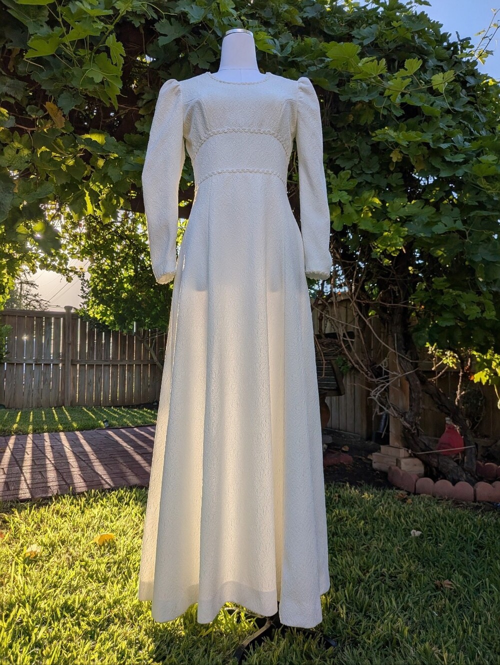 Vintage 1970s Elegant Off White Polyster Long Sleeve Maxi Wedding Formal Dress